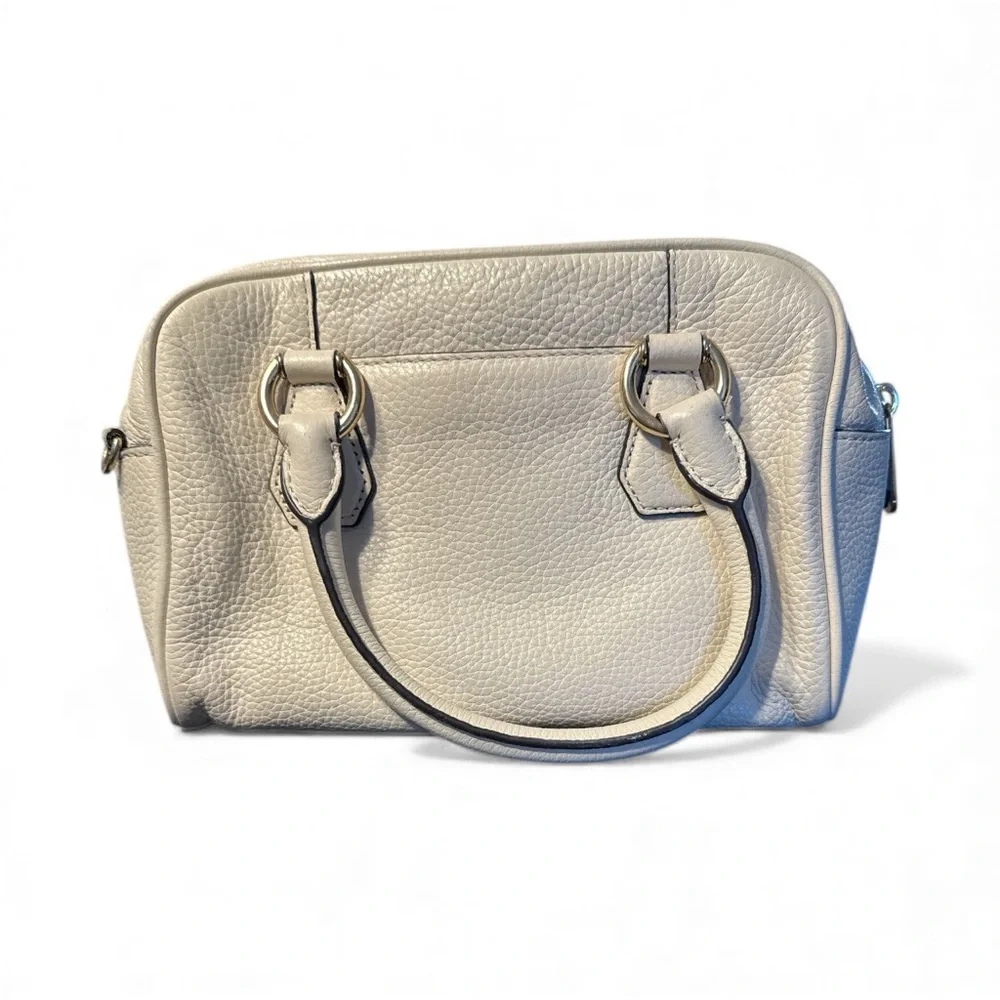 Michael Kors White Leathe Bag with Tassel - Picture 2 of 7